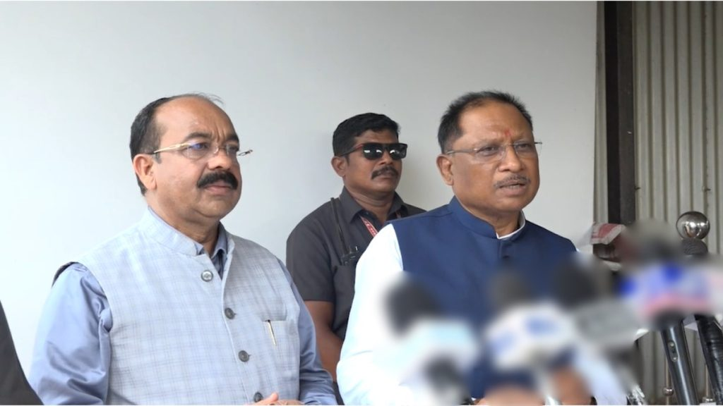 अटल बिहारी वाजपेयी विवि के दीक्षांत समारोह में शामिल हुए सीएम साय, यूनिवर्सिटी में ट्रांजिट हॉस्टल के निर्माण और अतिरिक्त जमीन देने की घोषणा