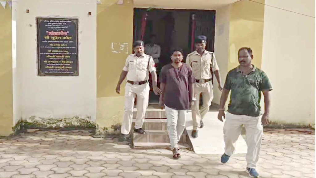 पुलिस कस्टडी से हथकड़ी समेत दो चोर फरार, SP ने लापरवाही बरतने वाले ASI, आरक्षक को किया निलंबित, एक प्रधान आरक्षक और नगर सैनिक लाइन अटैच